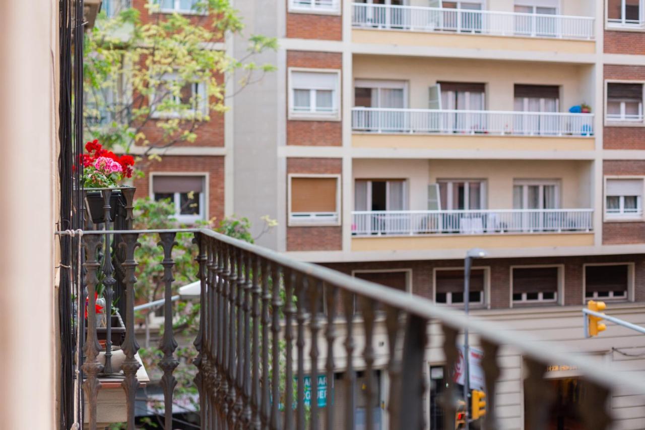 Aparteasy - Turo Park With Lovely Balcony Barcelona Kültér fotó